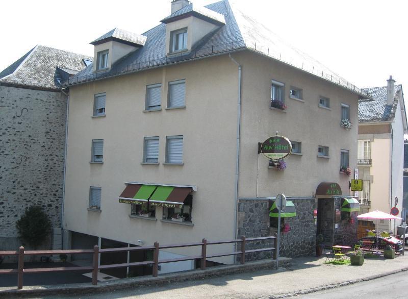 Logis Auv'hôtel Mauriac  Buitenkant foto