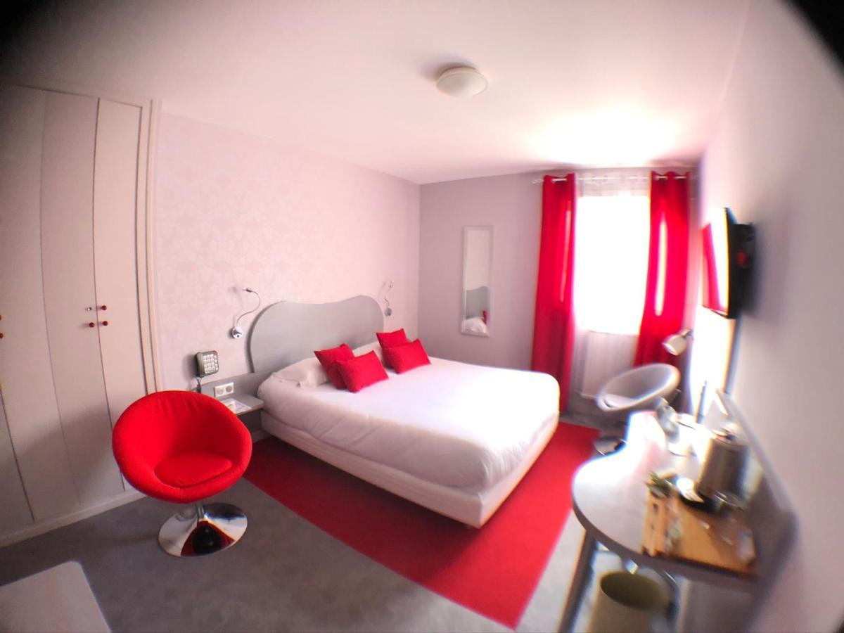 Logis Auv'hôtel Mauriac  Buitenkant foto